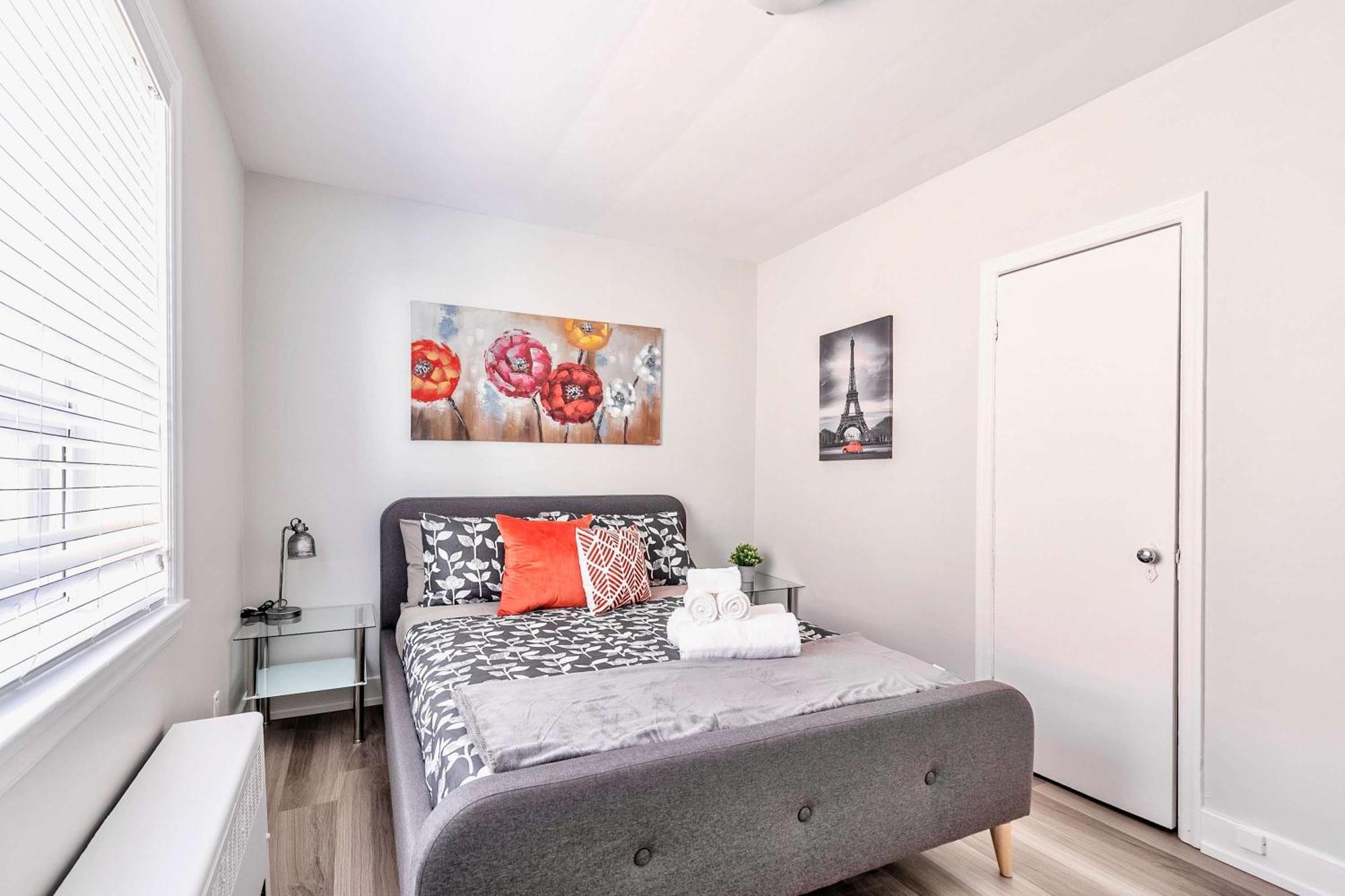 Modern Apartment In Corktown Hamilton Sleeps 4 ภายนอก รูปภาพ